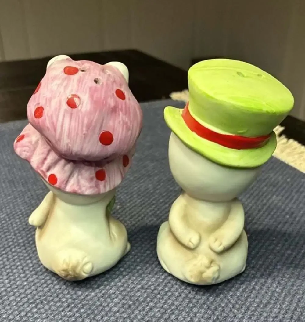 Vintage Anthropomorphic Bunny Easter Salt and Pepper Shakers